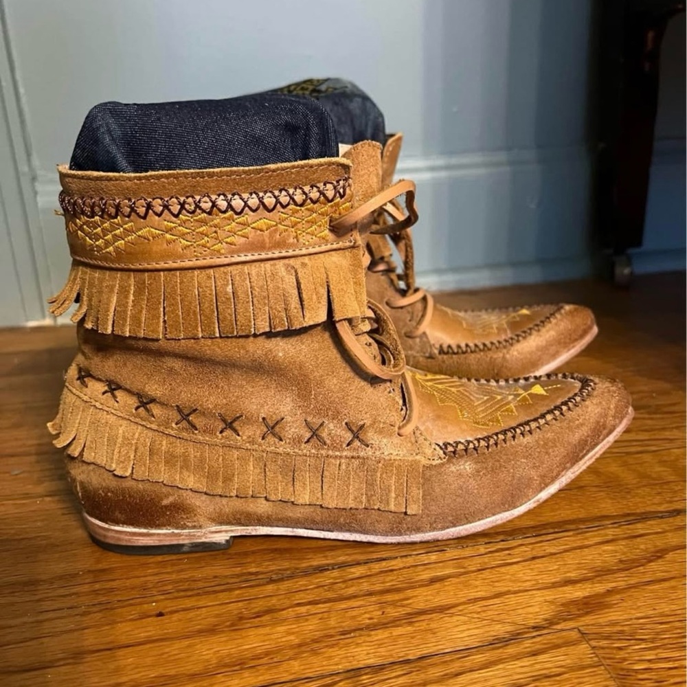 Minnetonka Brown Suede Fringe Boots